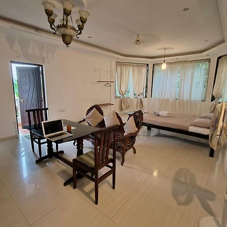 J-House, Spacious Apartments With Balconies, Thalassa 1Min Away Siolim Esterno foto