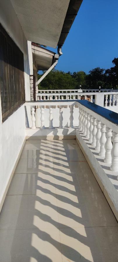 J-House, Spacious Apartments With Balconies, Thalassa 1Min Away Siolim Esterno foto