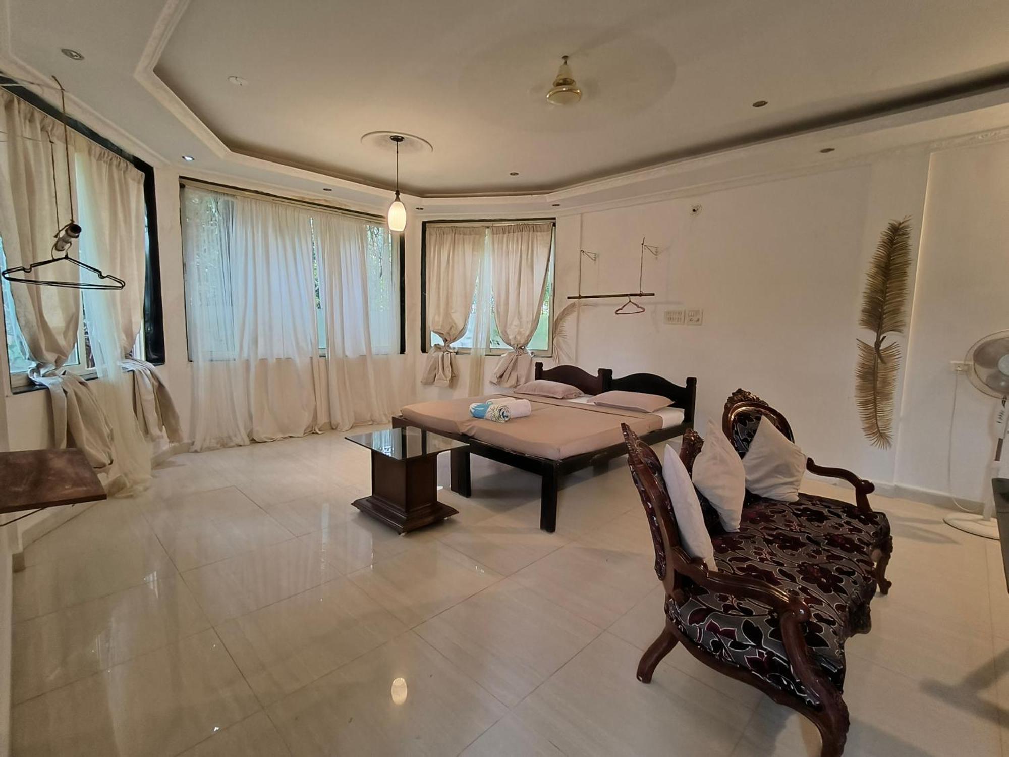J-House, Spacious Apartments With Balconies, Thalassa 1Min Away Siolim Esterno foto