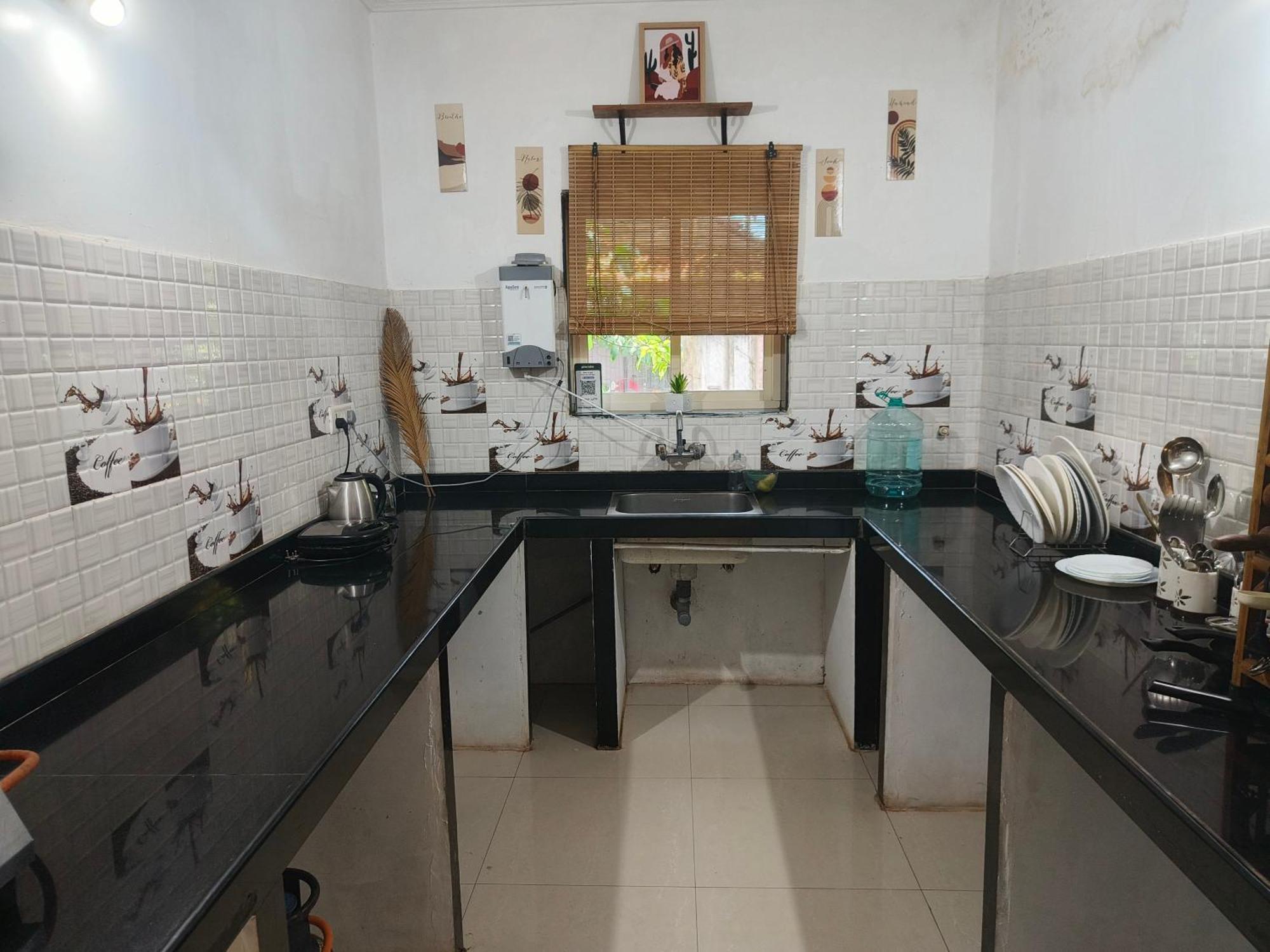 J-House, Spacious Apartments With Balconies, Thalassa 1Min Away Siolim Esterno foto