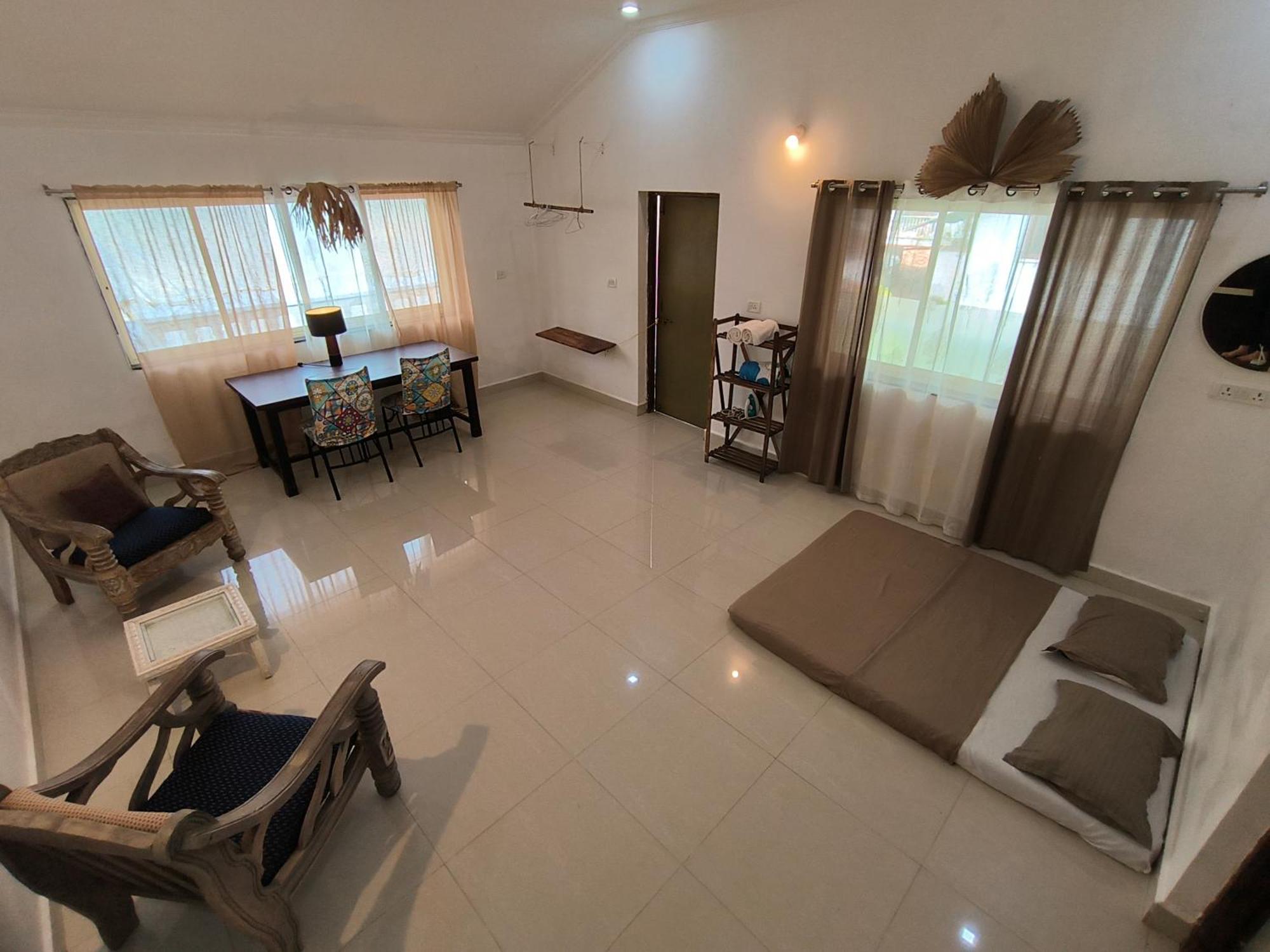 J-House, Spacious Apartments With Balconies, Thalassa 1Min Away Siolim Esterno foto